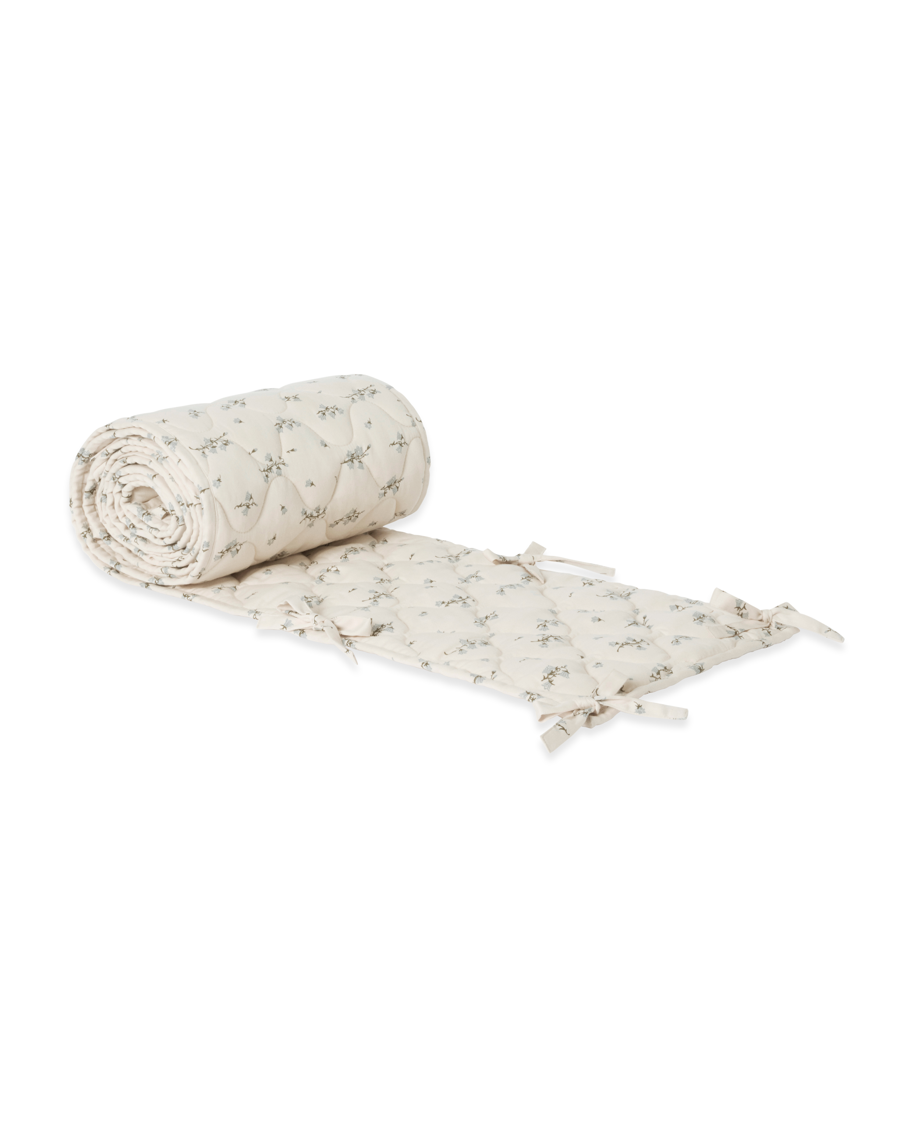 Satinquiltad spjälsängskant